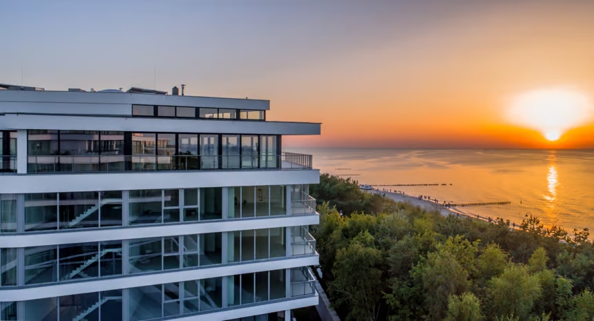 Hotel Dune Resort w Mielnie — przeszklenia od WWGLASS