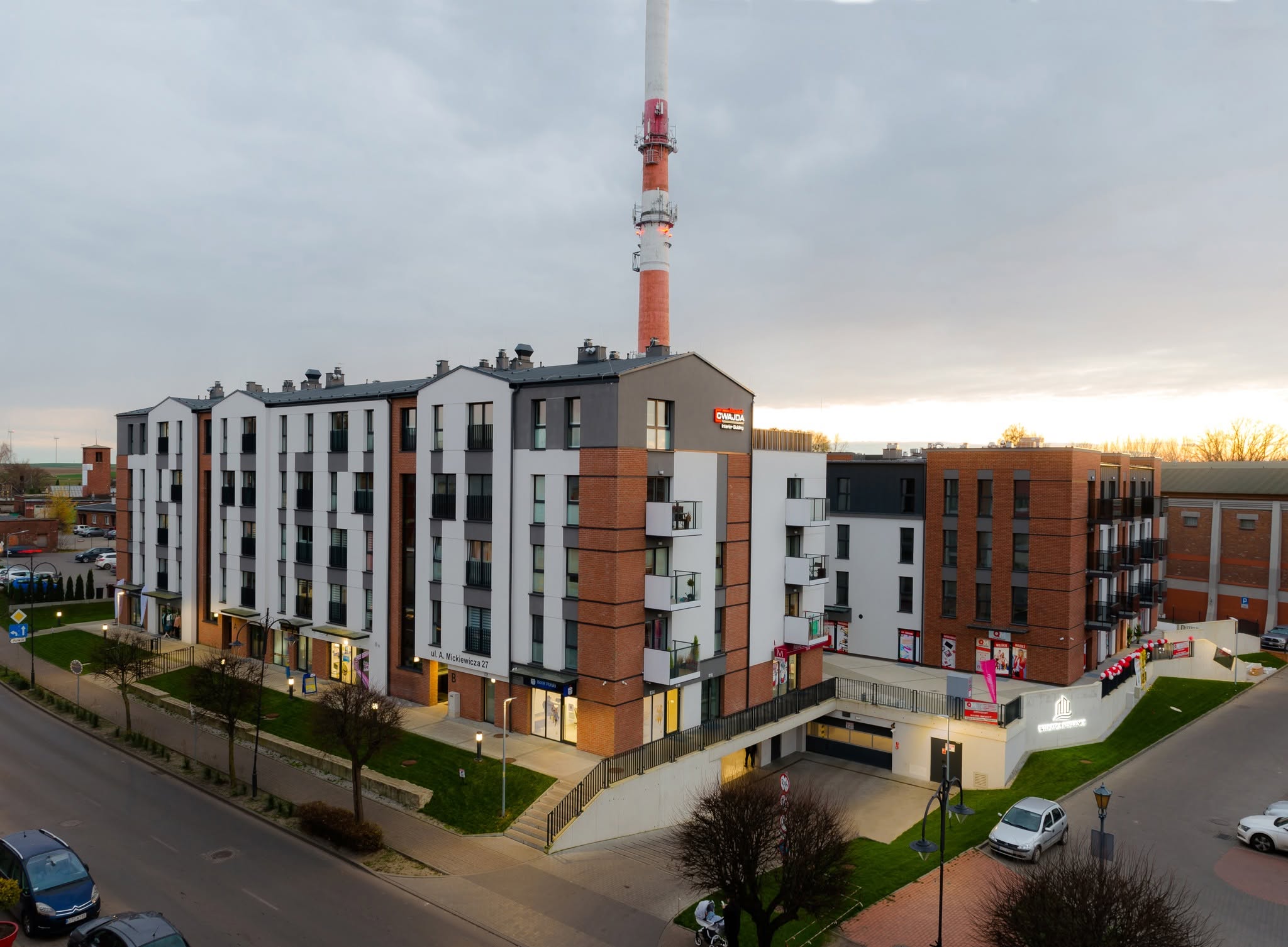 Wierzyca Residence w Pelplinie - przeszklenia budynku mieszkalno-usługowego
